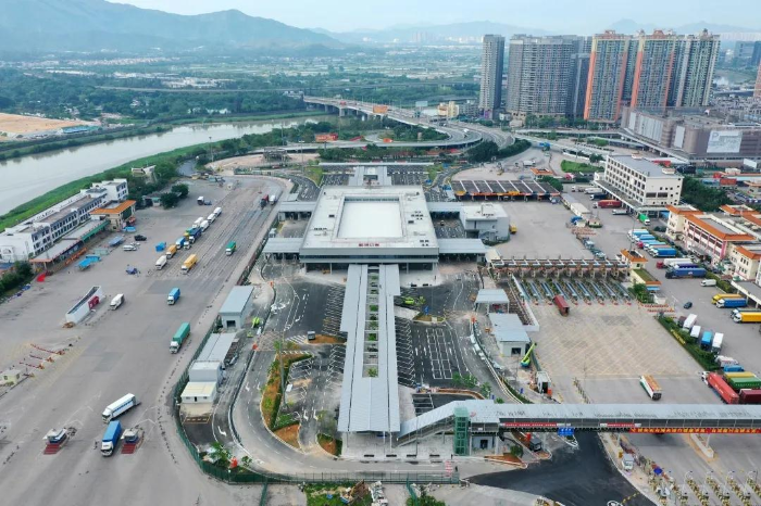 皇崗口岸臨時(shí)旅檢場(chǎng)地完成移交!可滿足每天3萬(wàn)人次通關(guān)